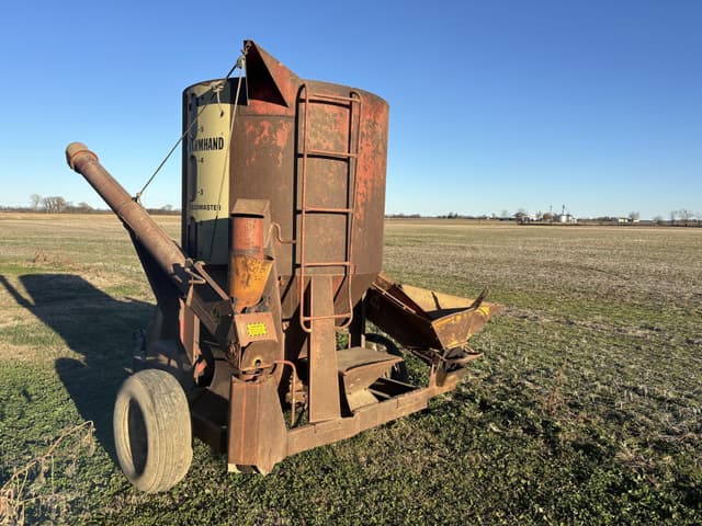 Image of Farmhand 815 equipment image 2