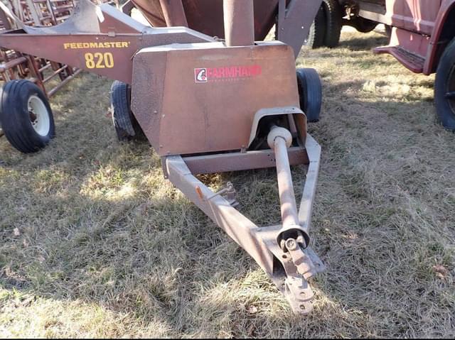 Image of Farmhand 820 equipment image 1