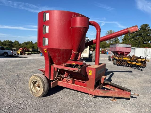 Image of Farmhand GM875 equipment image 1