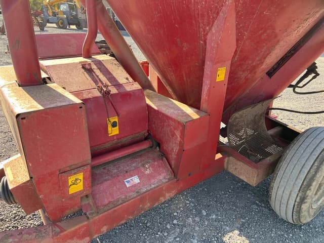 Image of Farmhand GM875 equipment image 4