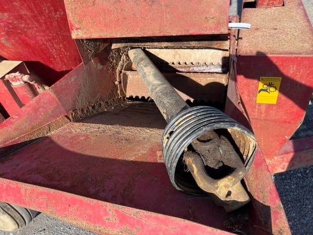 Image of Farmhand GM875 equipment image 2