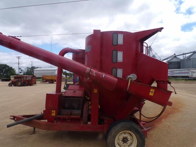 Image of Farmhand GM870 equipment image 3