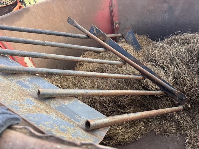 Image of Farmhand XG40 equipment image 4