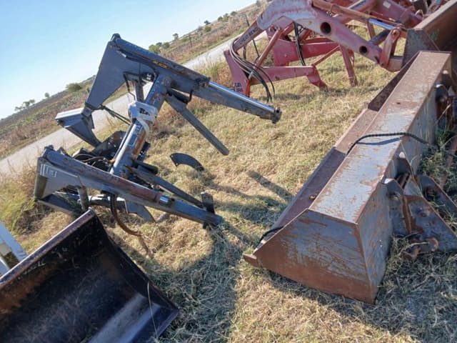 Image of Farmhand XL945 equipment image 2