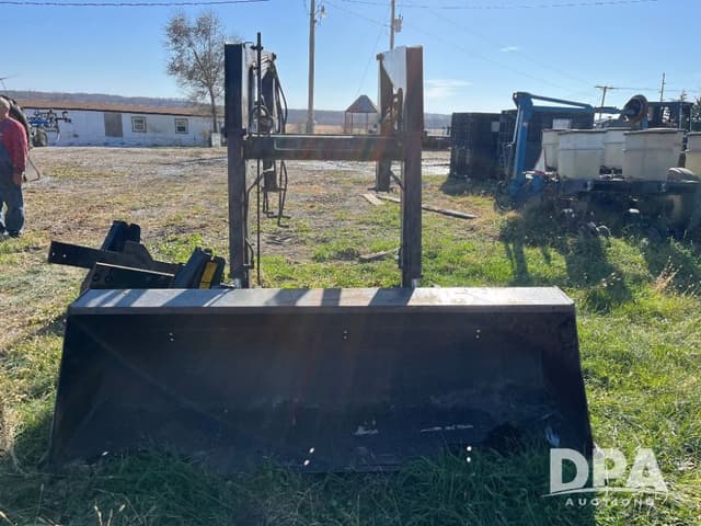 Image of Farmhand XL940 equipment image 2