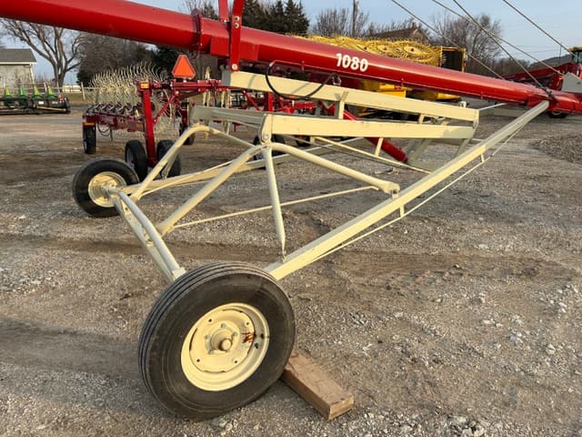 Image of Farm King 1080 equipment image 3