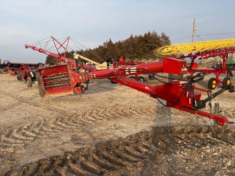 Farm King 1080 Equipment Image0