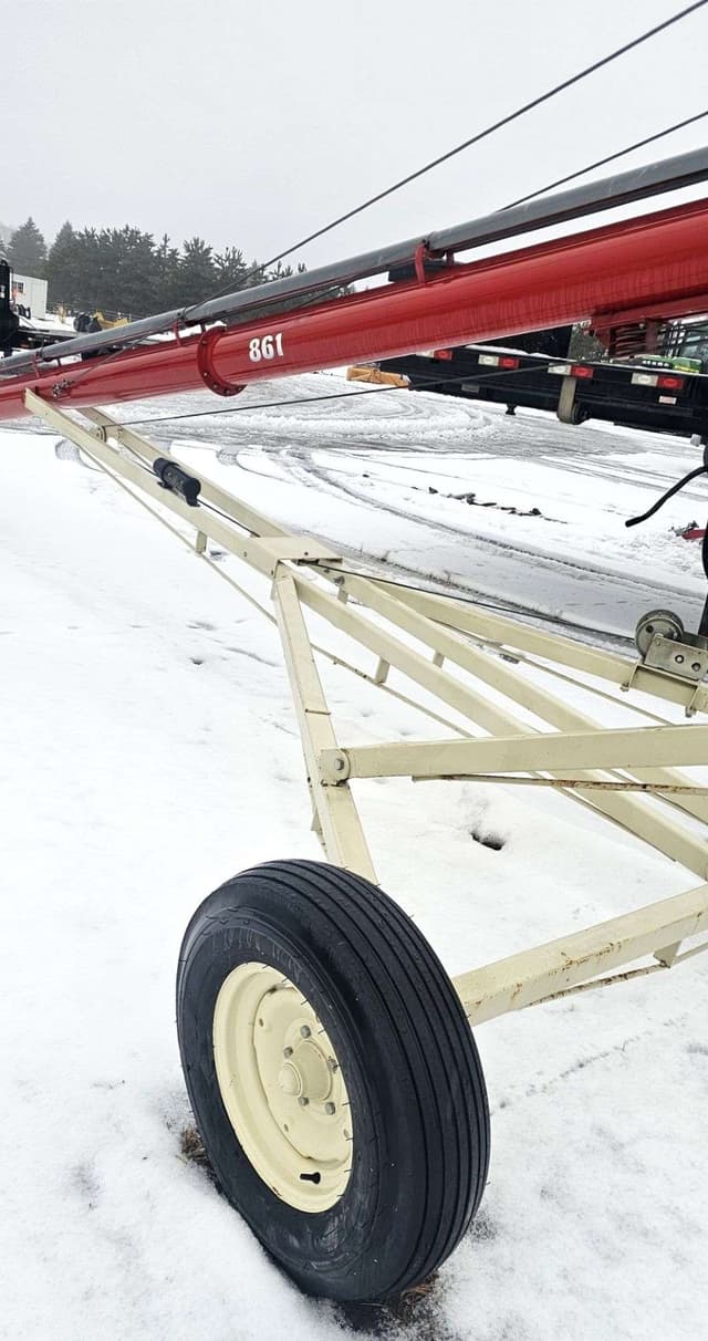 Image of Farm King 8x61 equipment image 4