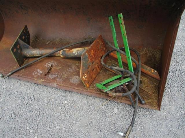 Image of Farmhand GL520 equipment image 1