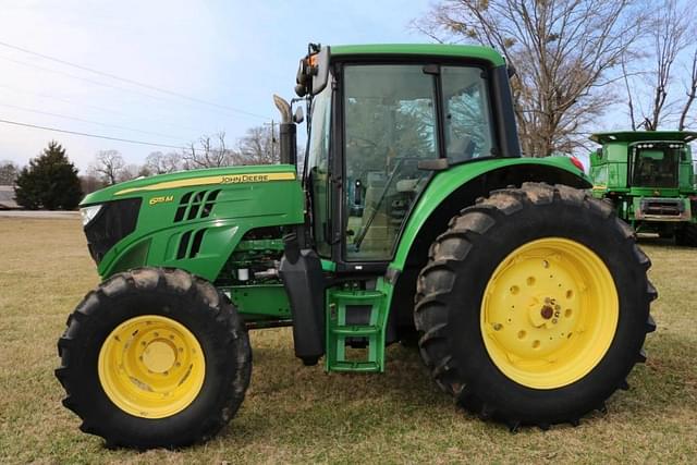 Image of John Deere 6115M equipment image 4