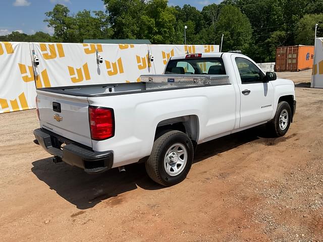 Image of Chevrolet Silverado equipment image 4