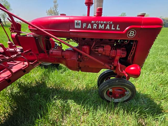 Image of Farmall B equipment image 4