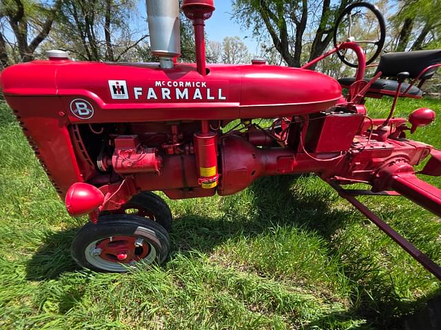 Image of Farmall B equipment image 1