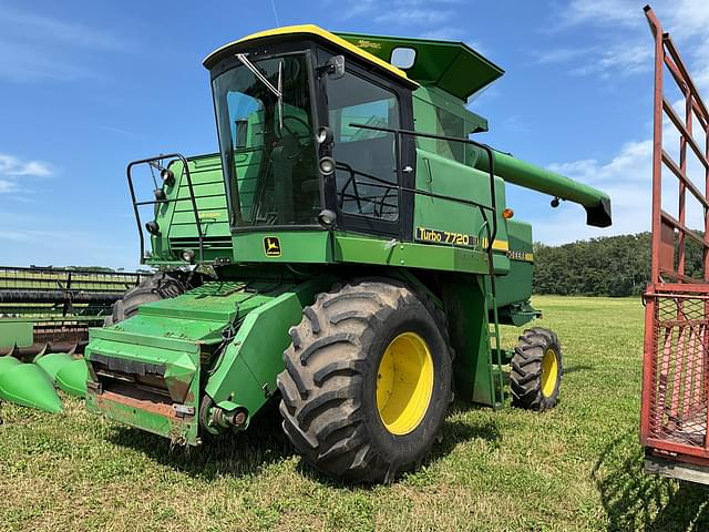 Image of John Deere 7720 equipment image 1