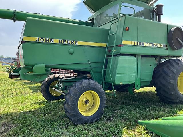 Image of John Deere 7720 equipment image 3