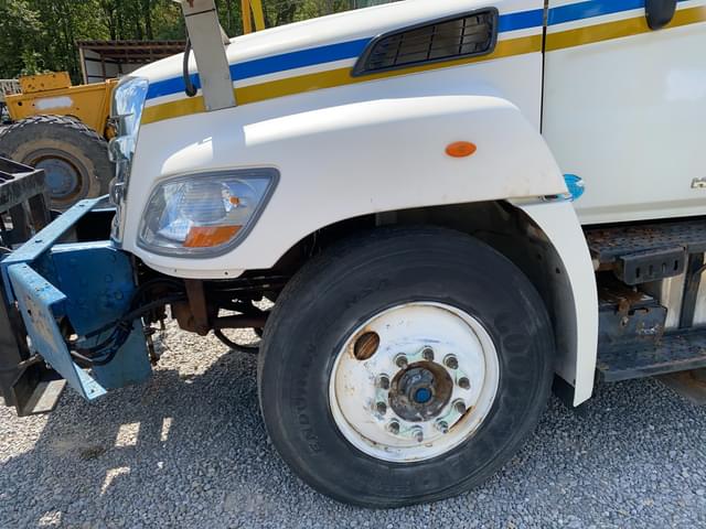 Image of Hino 338 equipment image 1