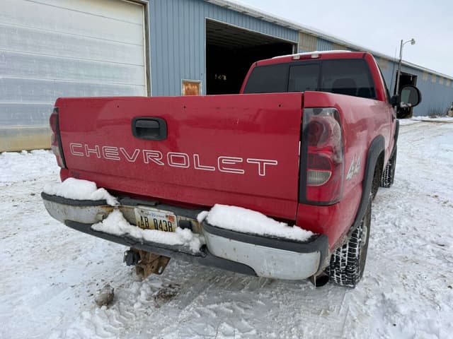 Image of Chevrolet 2500HD equipment image 4