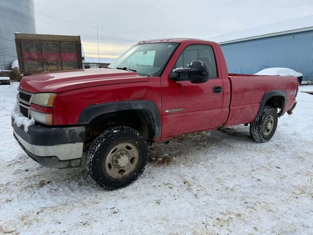 Image of Chevrolet 2500HD equipment image 1