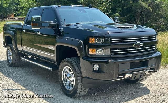 Image of Chevrolet 3500HD equipment image 2