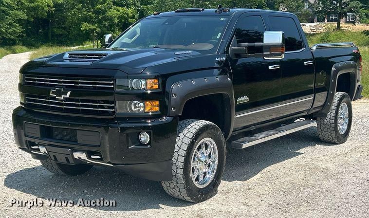 2019 Chevrolet 3500HD Equipment Image0