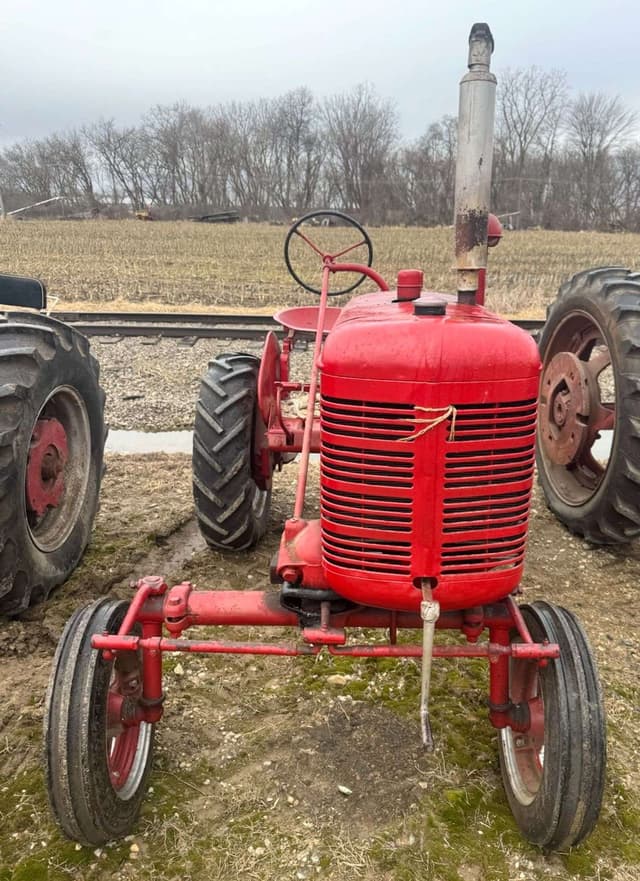 Image of Farmall A equipment image 2