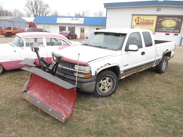 Image of Chevrolet 1500 equipment image 3