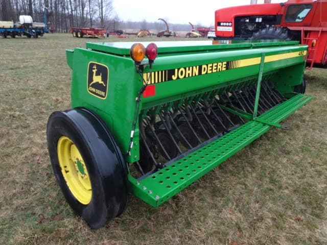 Image of John Deere 450 equipment image 3