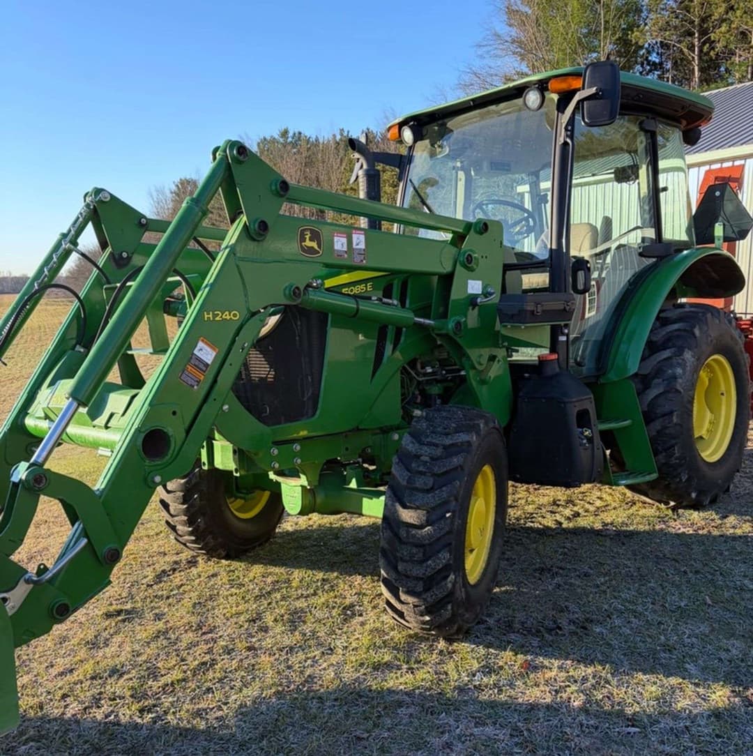 Image of John Deere 5085E Image 1