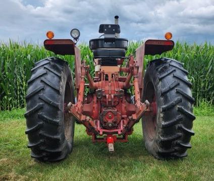 Image of International Harvester 1066 equipment image 4