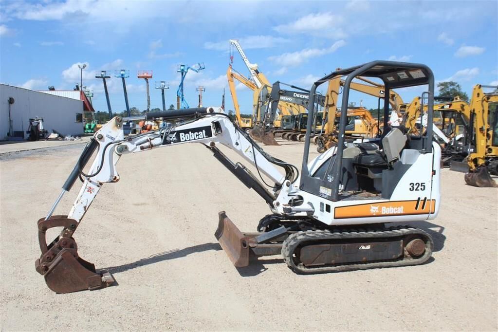 Main image Bobcat 325