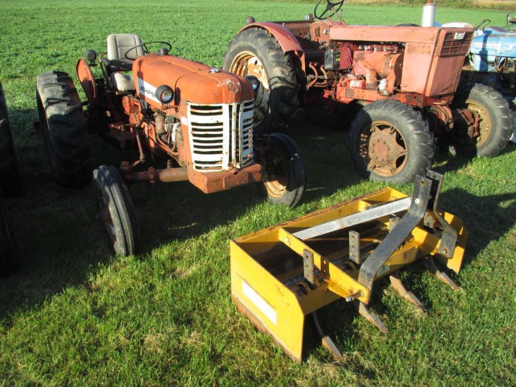 Main image International Harvester 300