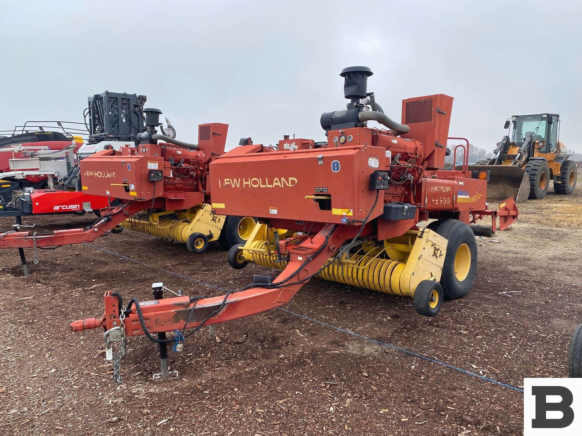 2002 New Holland BB900 Equipment Image0