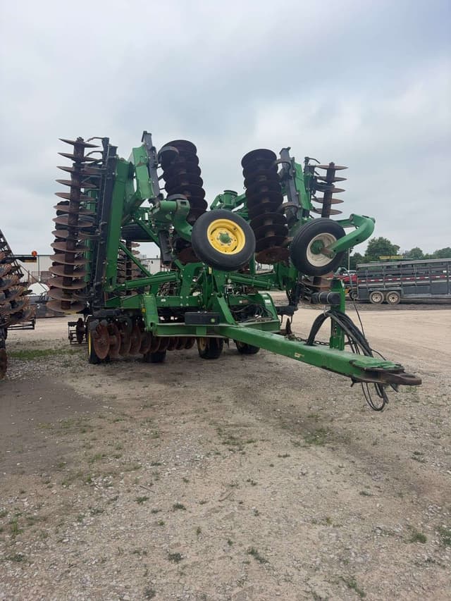 Image of John Deere 2623 equipment image 2