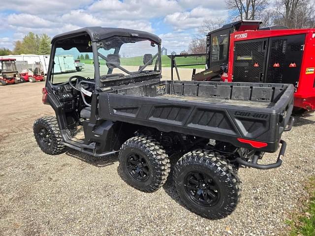 Image of Can-Am Defender XT HD10 equipment image 2