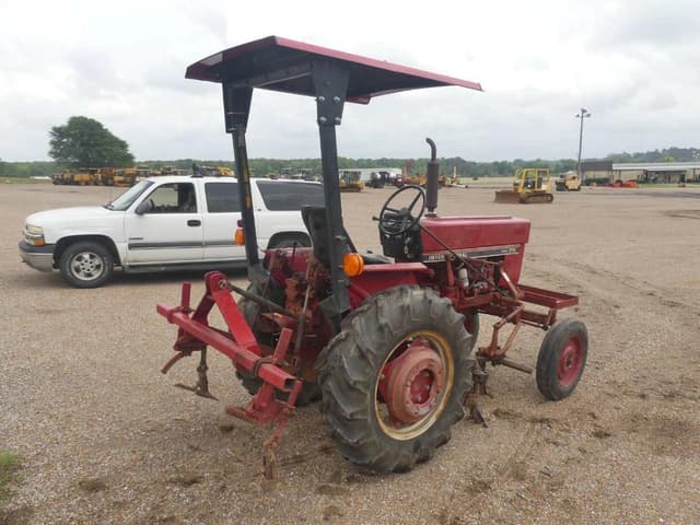 Image of International Harvester 274 equipment image 2