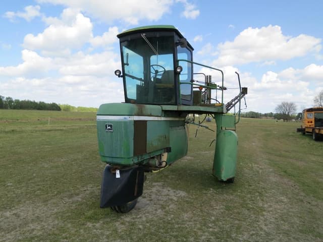 Image of John Deere 6000 equipment image 1