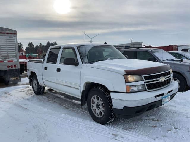 Image of Chevrolet 1500 equipment image 2