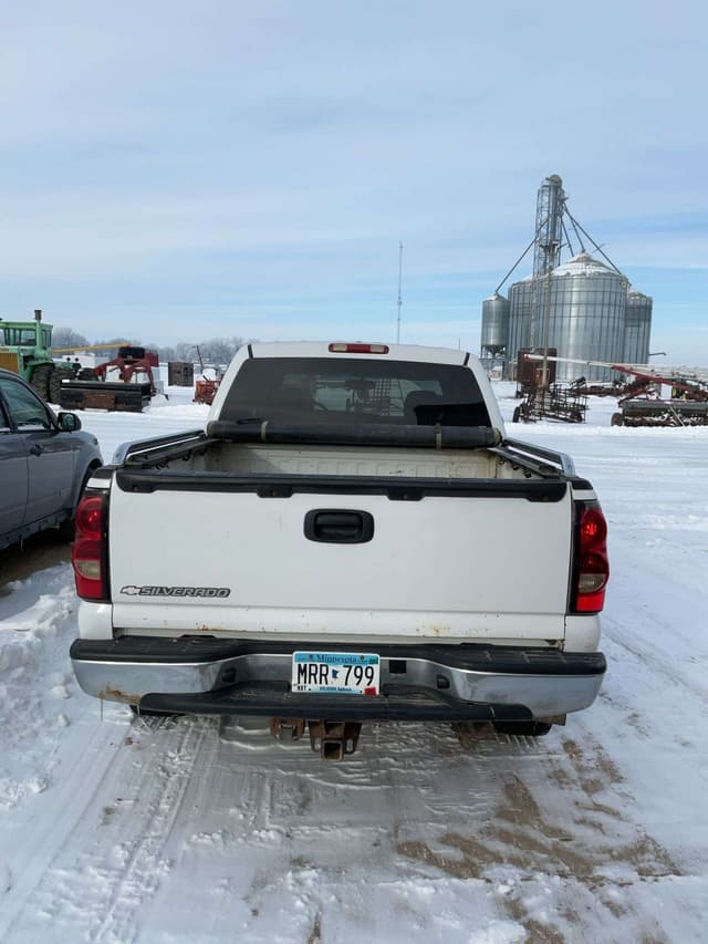 Image of Chevrolet 1500 equipment image 4