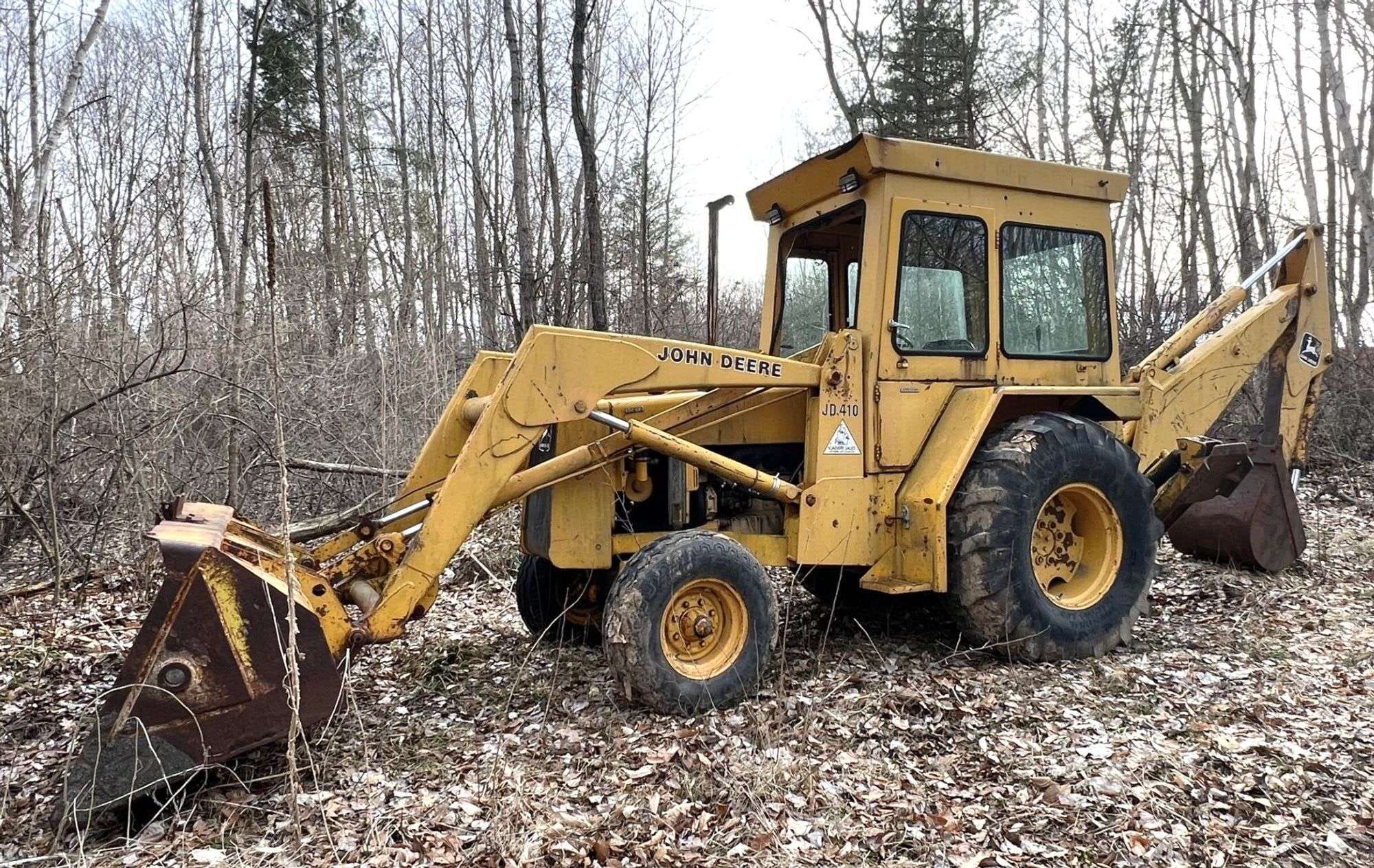 John Deere 410 Equipment Image0