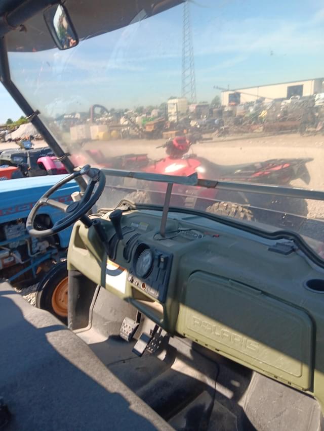 Image of Polaris Ranger 700 equipment image 3