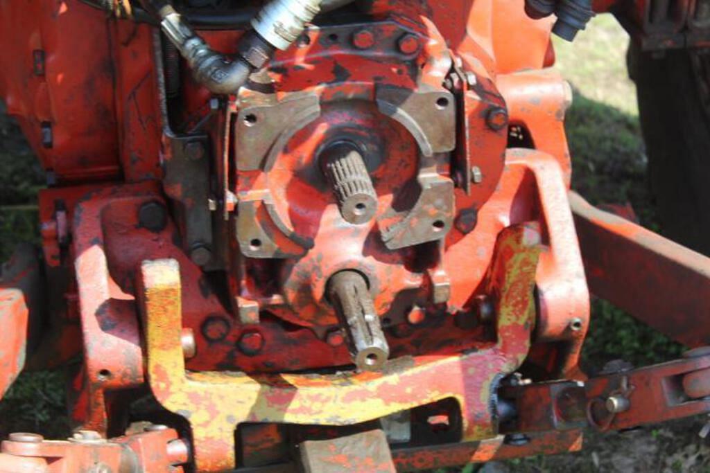 Main image International Harvester 1066 9