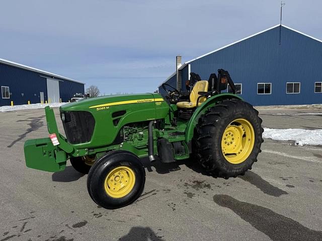 Image of John Deere 5085M equipment image 1