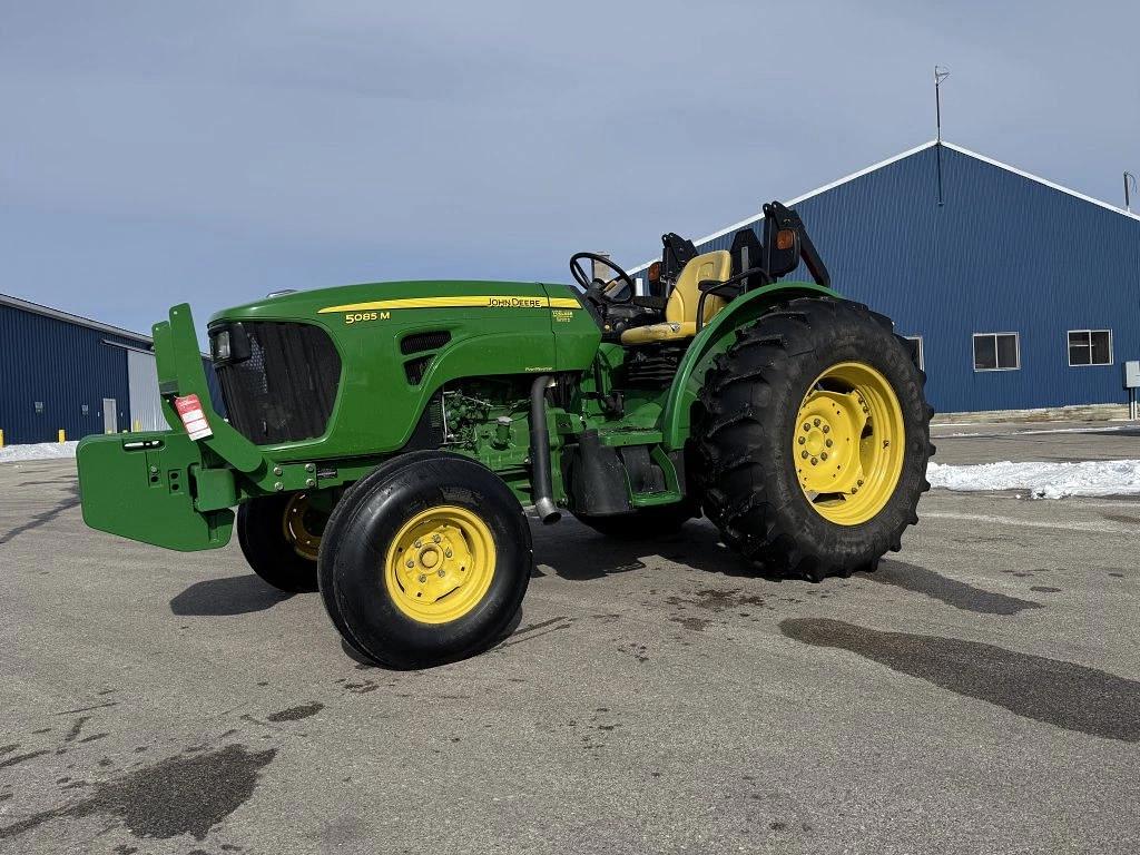 Image of John Deere 5085M Primary image