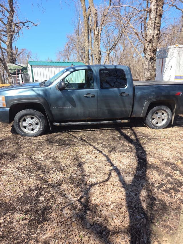 Image of Chevrolet 1500 equipment image 3