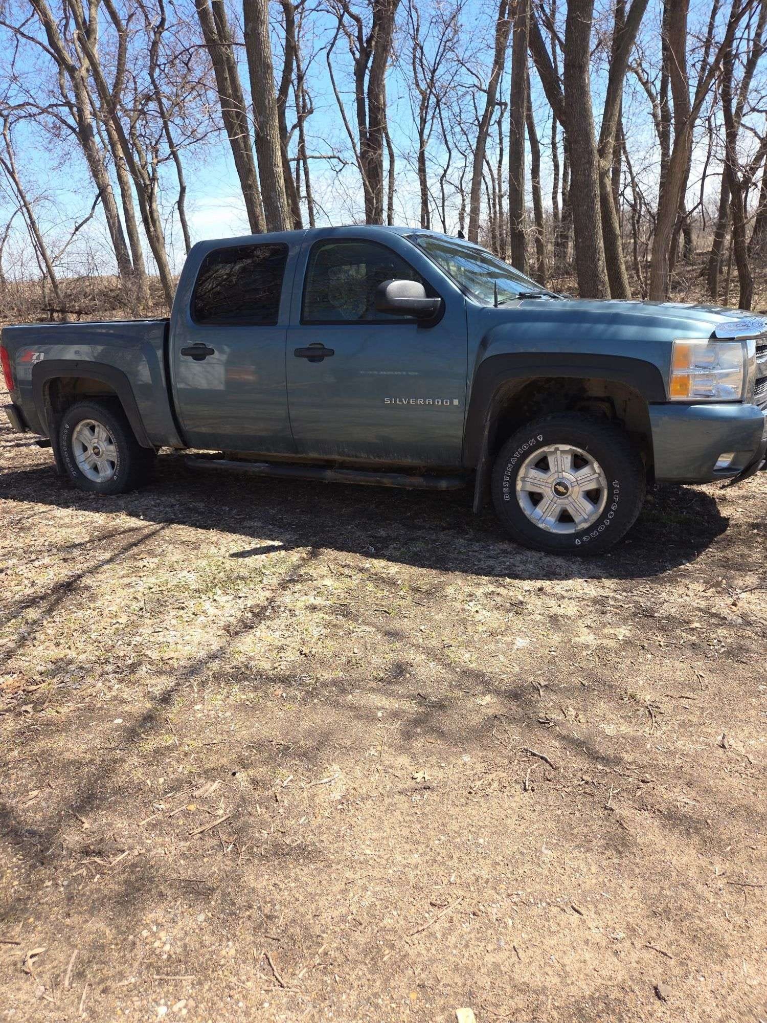 2009 Chevrolet 1500 Equipment Image0