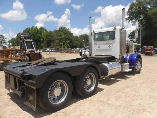 Image of Peterbilt 388 equipment image 2