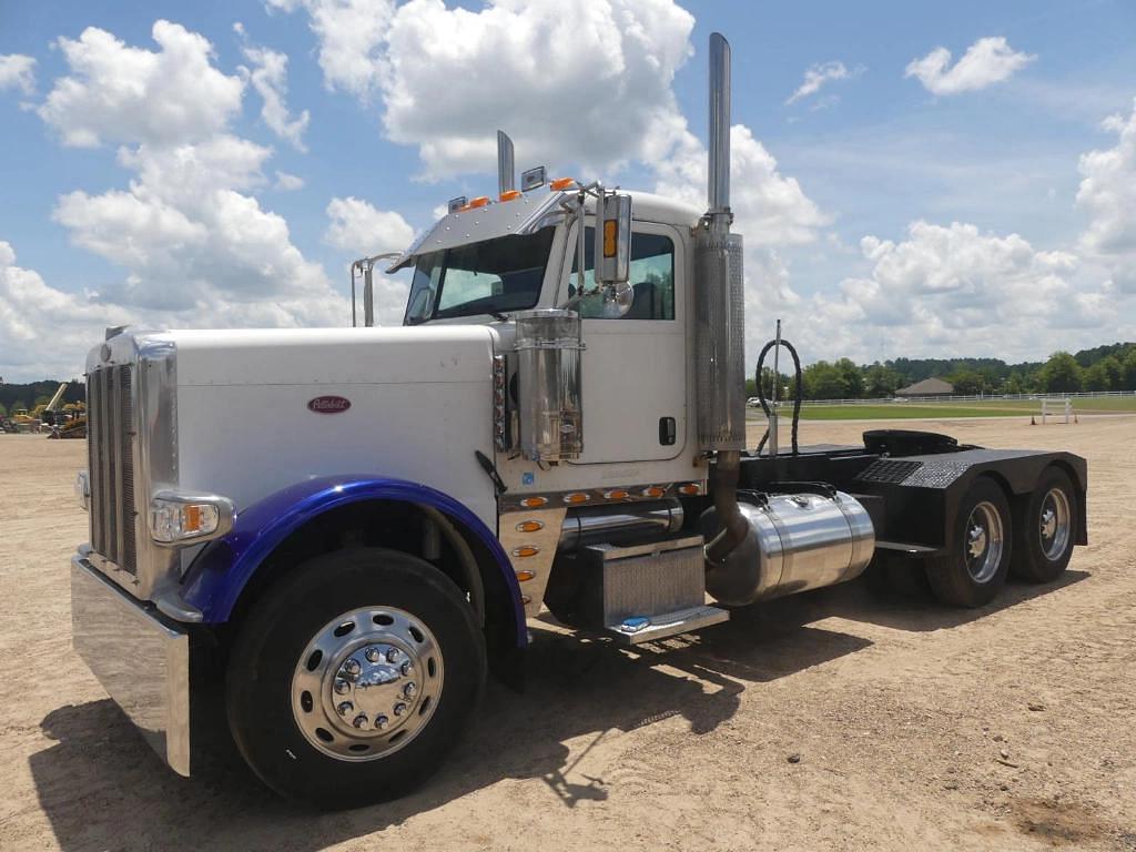 Image of Peterbilt 388 Primary image
