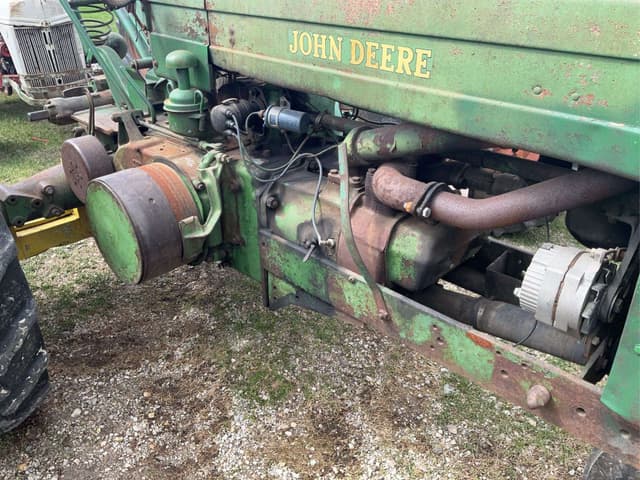 Image of John Deere A equipment image 3