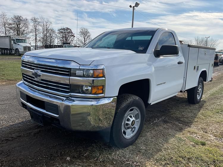 2016 Chevrolet 2500HD Equipment Image0