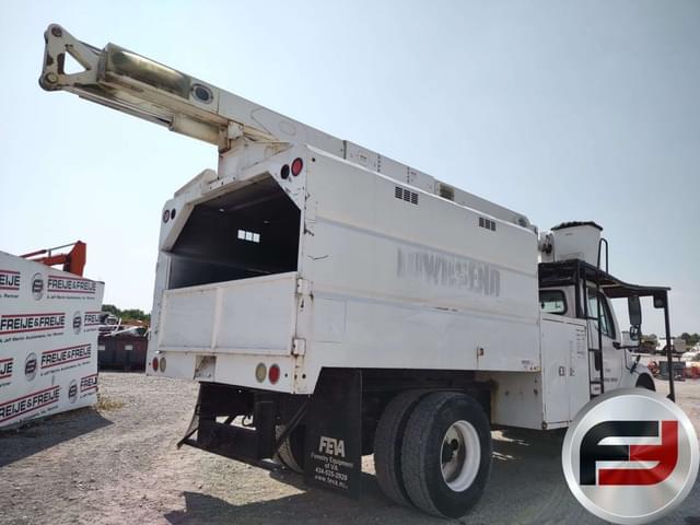 Image of Freightliner M2 equipment image 4